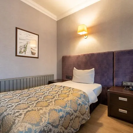 216 Castle Hotel
