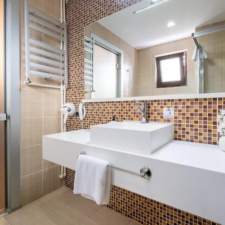 216 Castle Hotel 4*